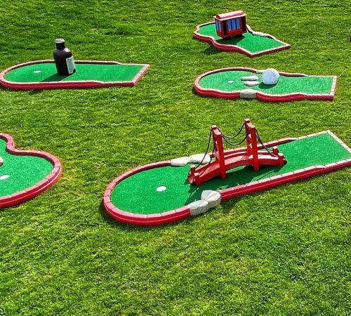 Deluxe-9-Hole-Miniature-Golf-Course-Rental